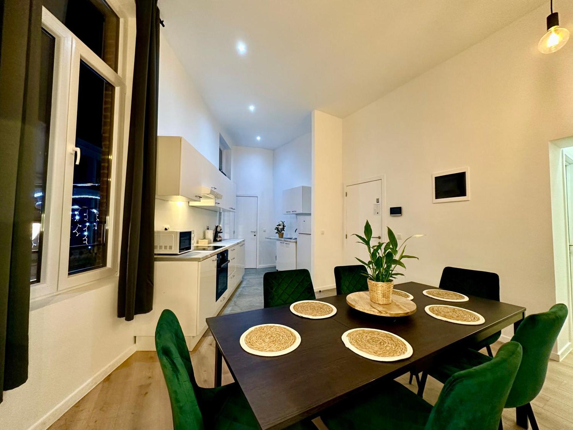 Luxury Suites Mons By Rikas Hotels ภายนอก รูปภาพ