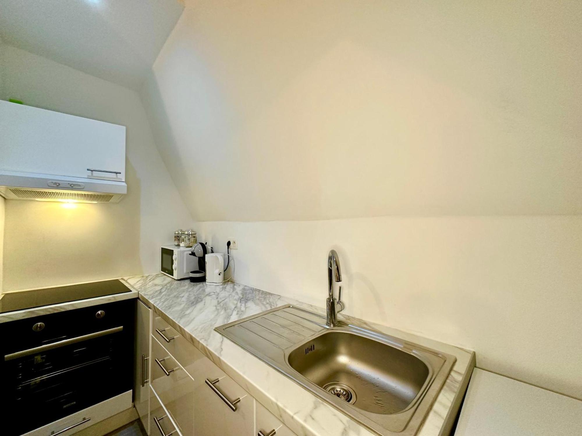 Luxury Suites Mons By Rikas Hotels ภายนอก รูปภาพ