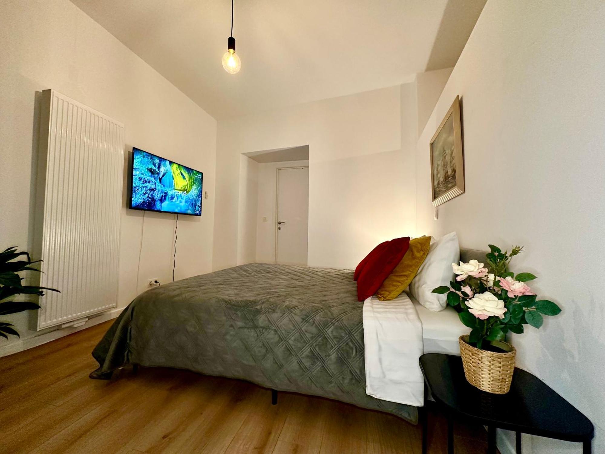 Luxury Suites Mons By Rikas Hotels ภายนอก รูปภาพ