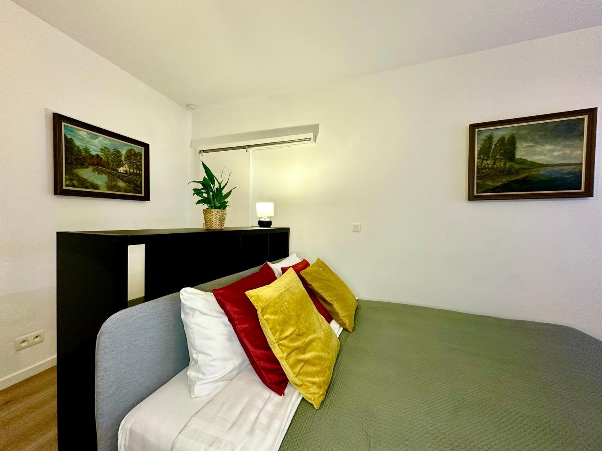 Luxury Suites Mons By Rikas Hotels ภายนอก รูปภาพ